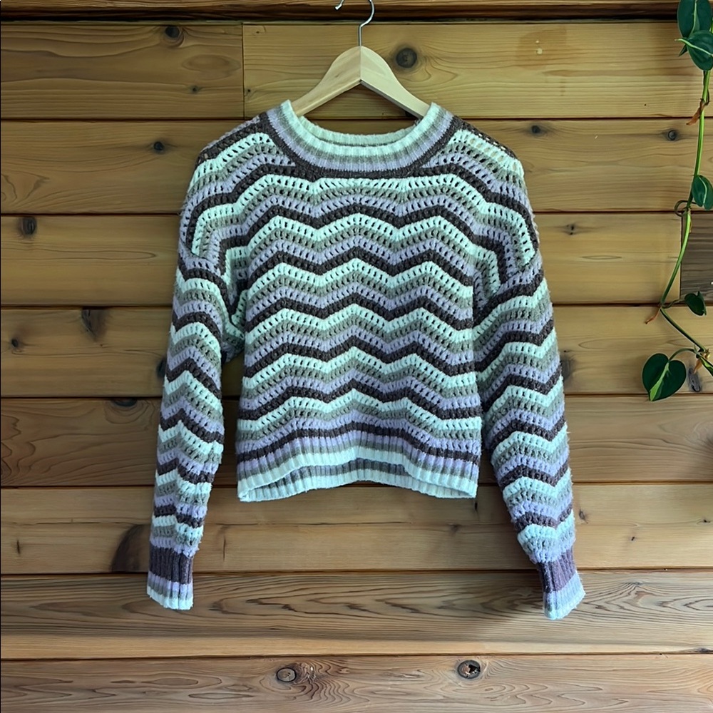 Chevron Patterned slightly cropped Sweater - beige purple and plum